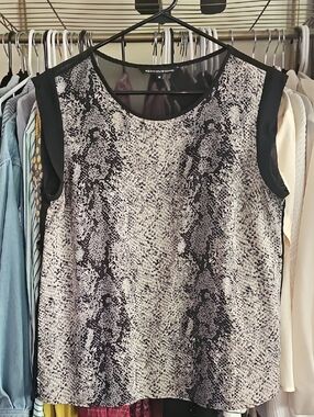 Women's Black & White Snake-Print Sleeveless Top